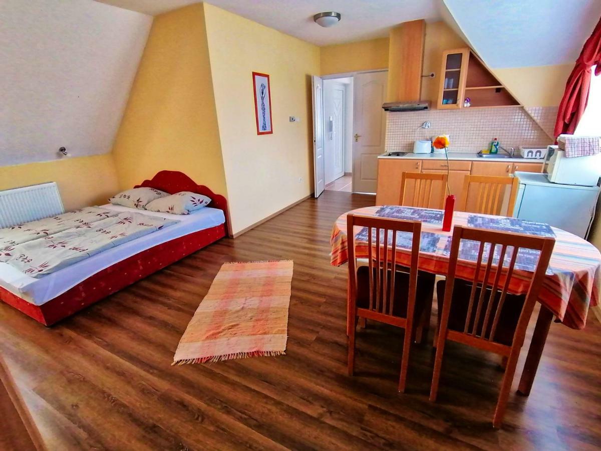 Villa Aida Apartman Гайдусобосло Екстер'єр фото