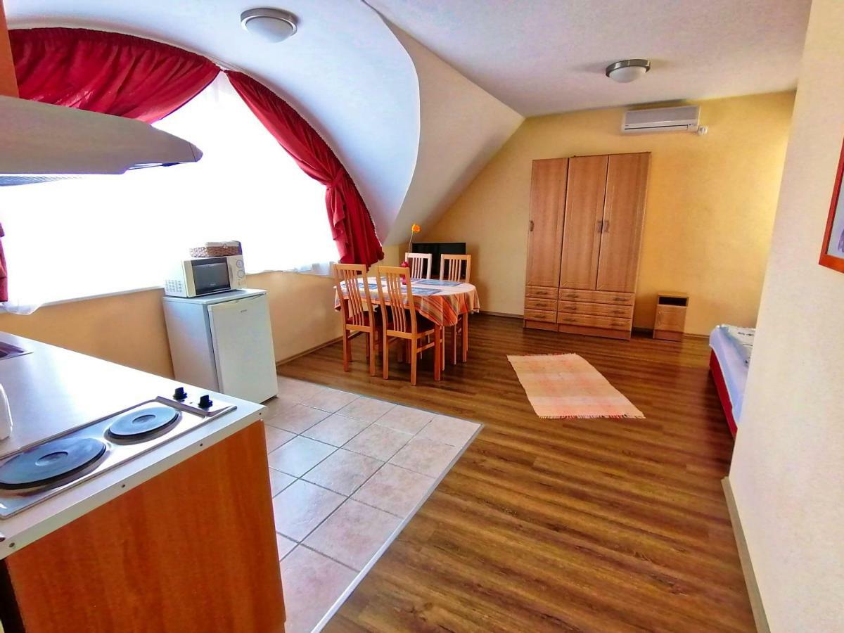 Villa Aida Apartman Гайдусобосло Екстер'єр фото