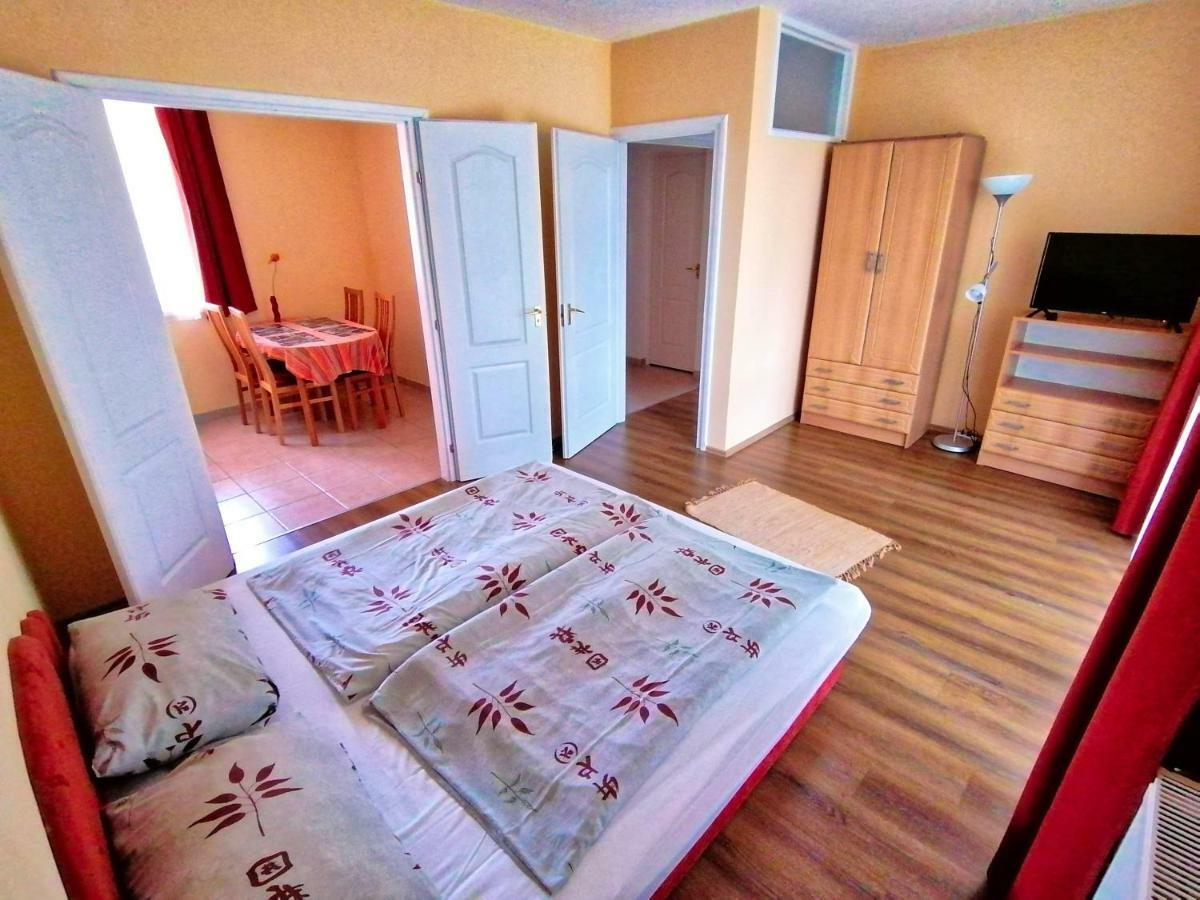 Villa Aida Apartman Гайдусобосло Екстер'єр фото