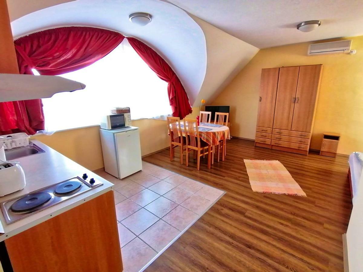 Villa Aida Apartman Гайдусобосло Екстер'єр фото