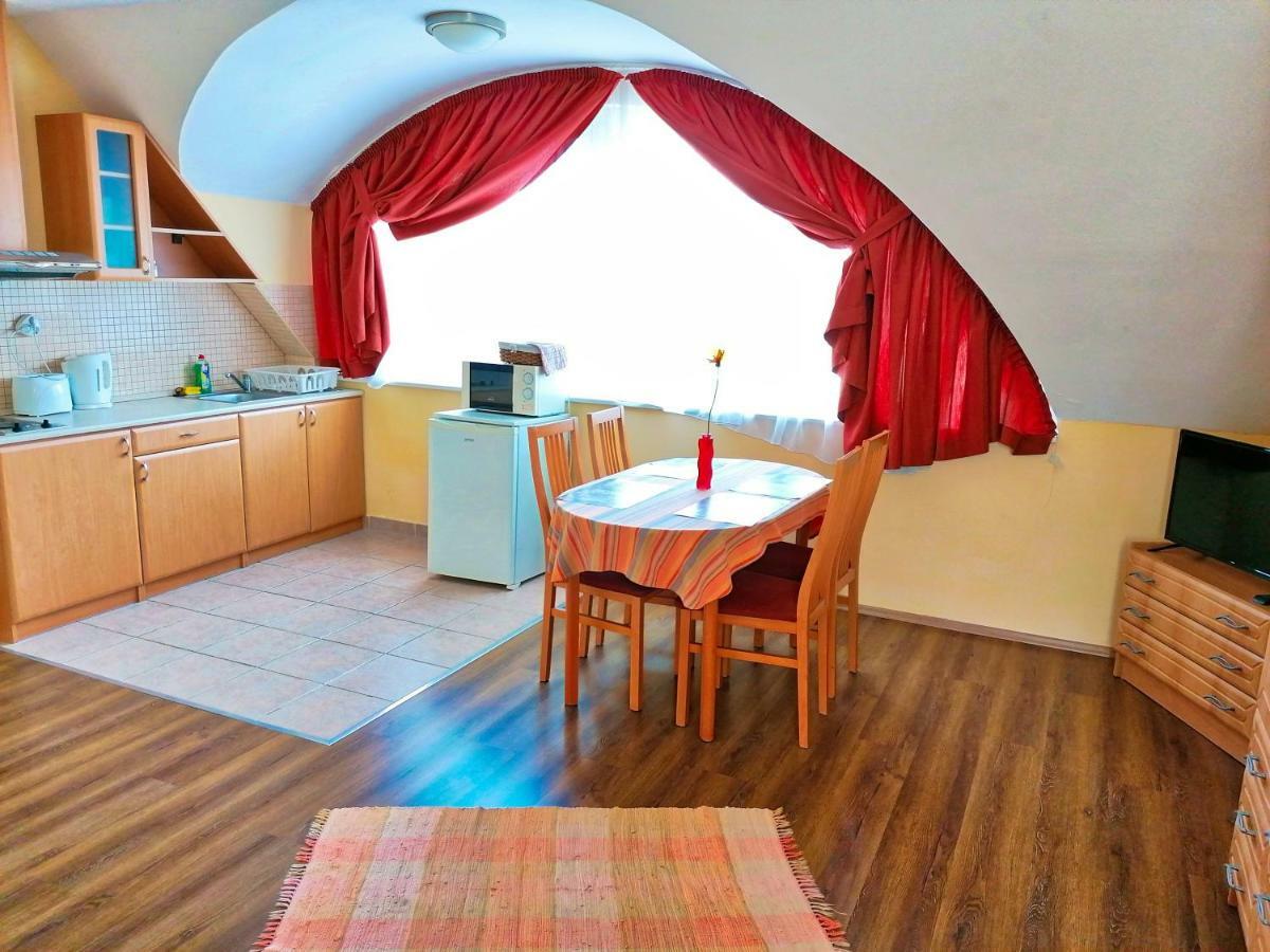 Villa Aida Apartman Гайдусобосло Екстер'єр фото