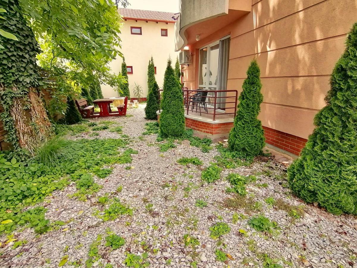 Villa Aida Apartman Гайдусобосло Екстер'єр фото