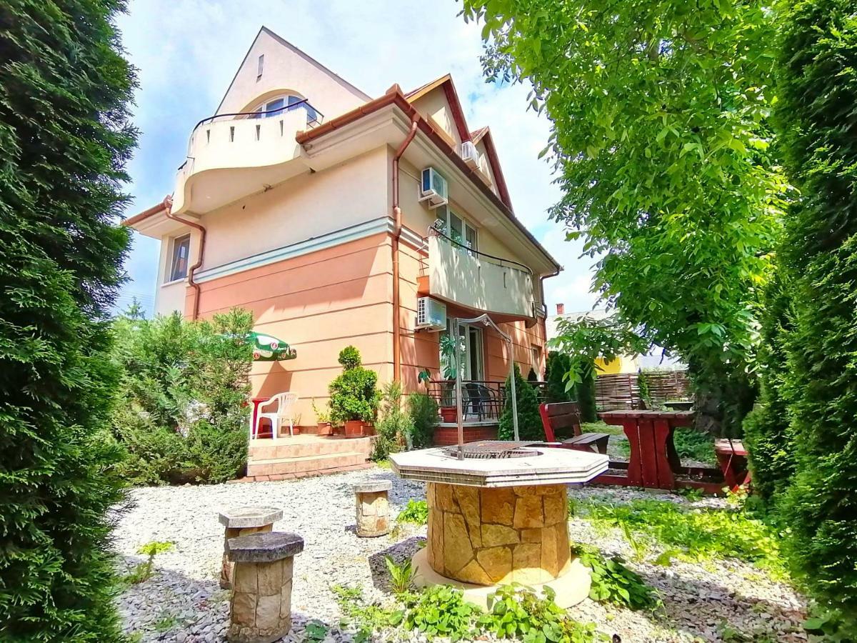 Villa Aida Apartman Гайдусобосло Екстер'єр фото