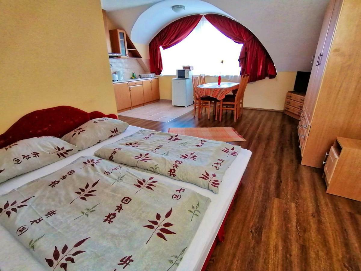 Villa Aida Apartman Гайдусобосло Екстер'єр фото