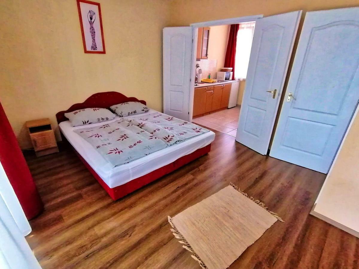 Villa Aida Apartman Гайдусобосло Екстер'єр фото