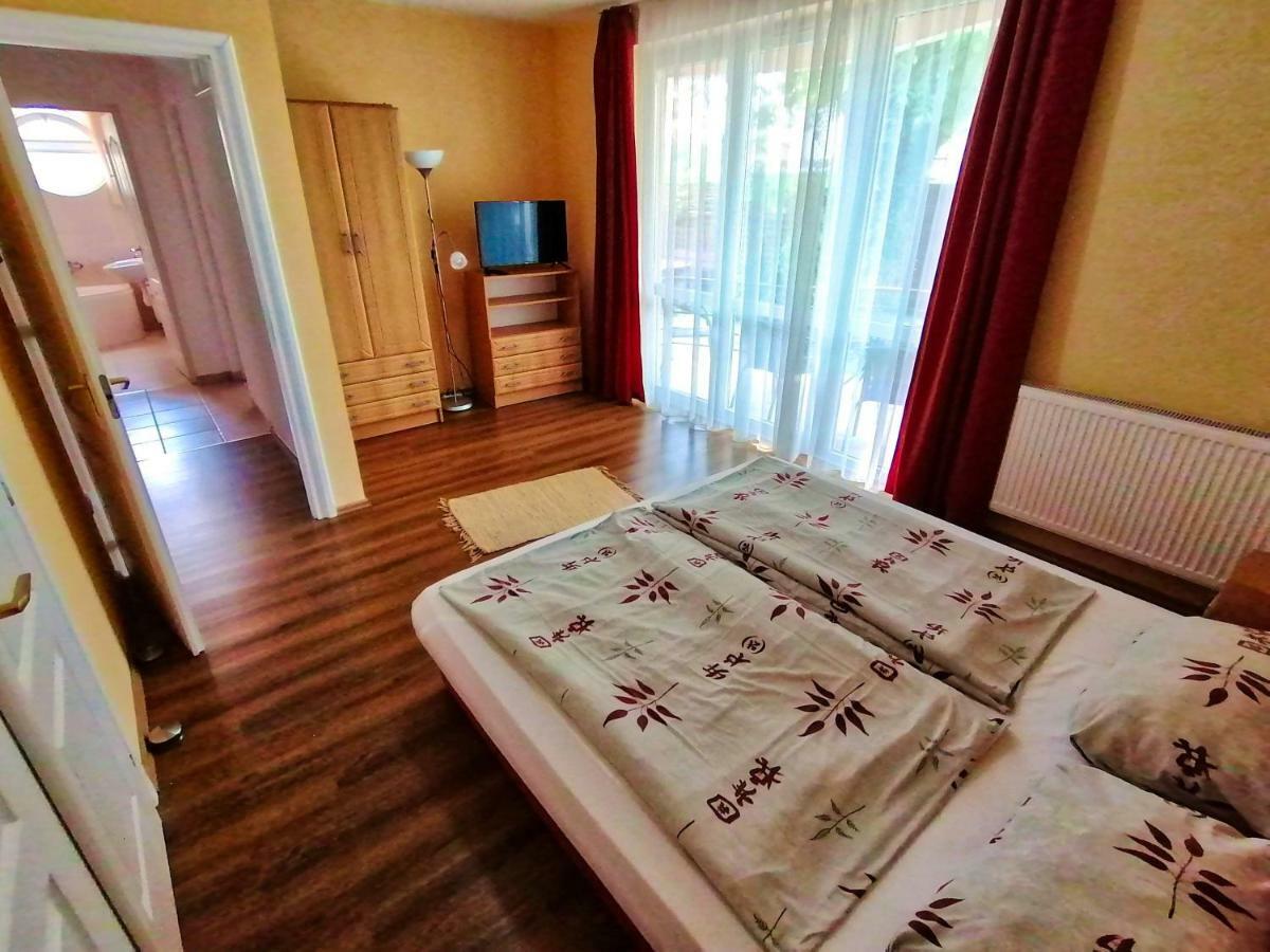 Villa Aida Apartman Гайдусобосло Екстер'єр фото