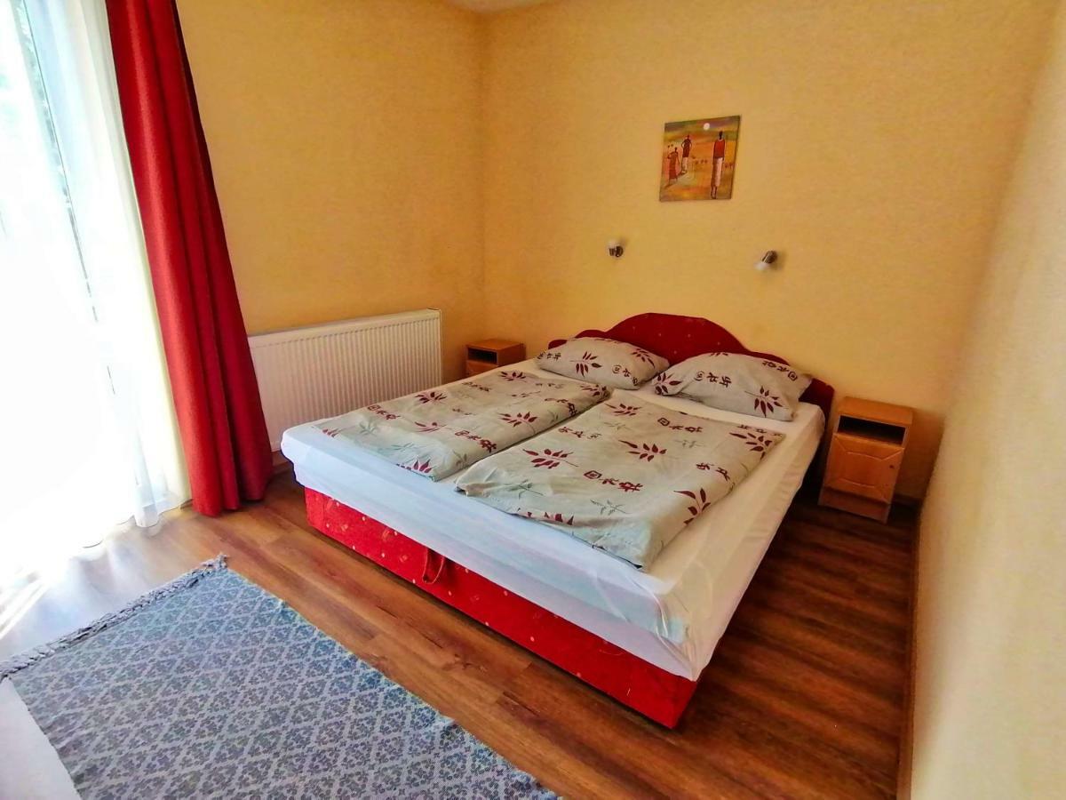 Villa Aida Apartman Гайдусобосло Екстер'єр фото
