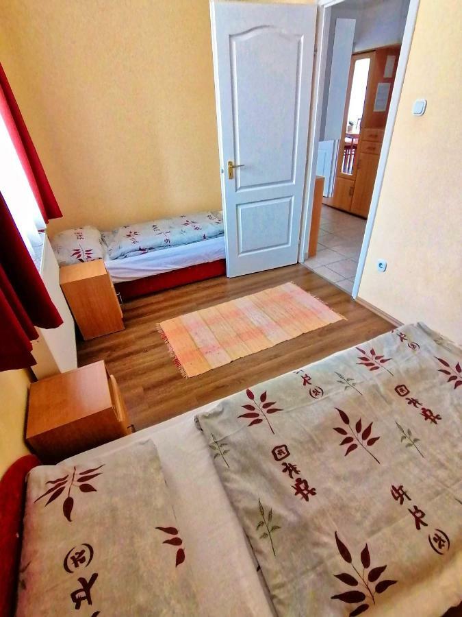 Villa Aida Apartman Гайдусобосло Екстер'єр фото