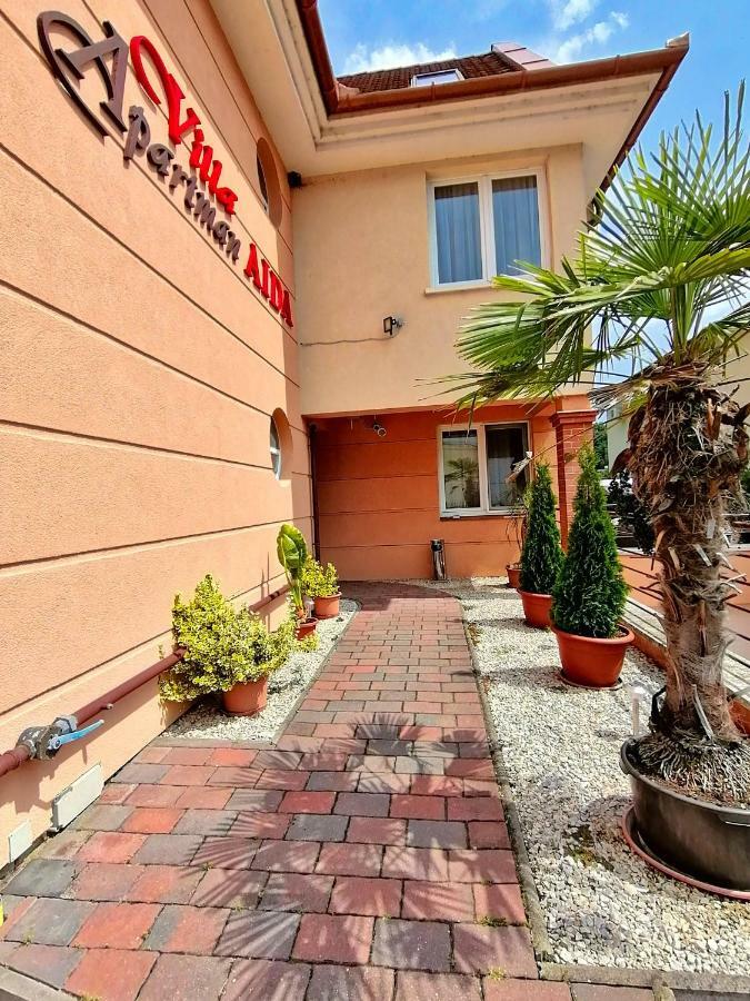 Villa Aida Apartman Гайдусобосло Екстер'єр фото